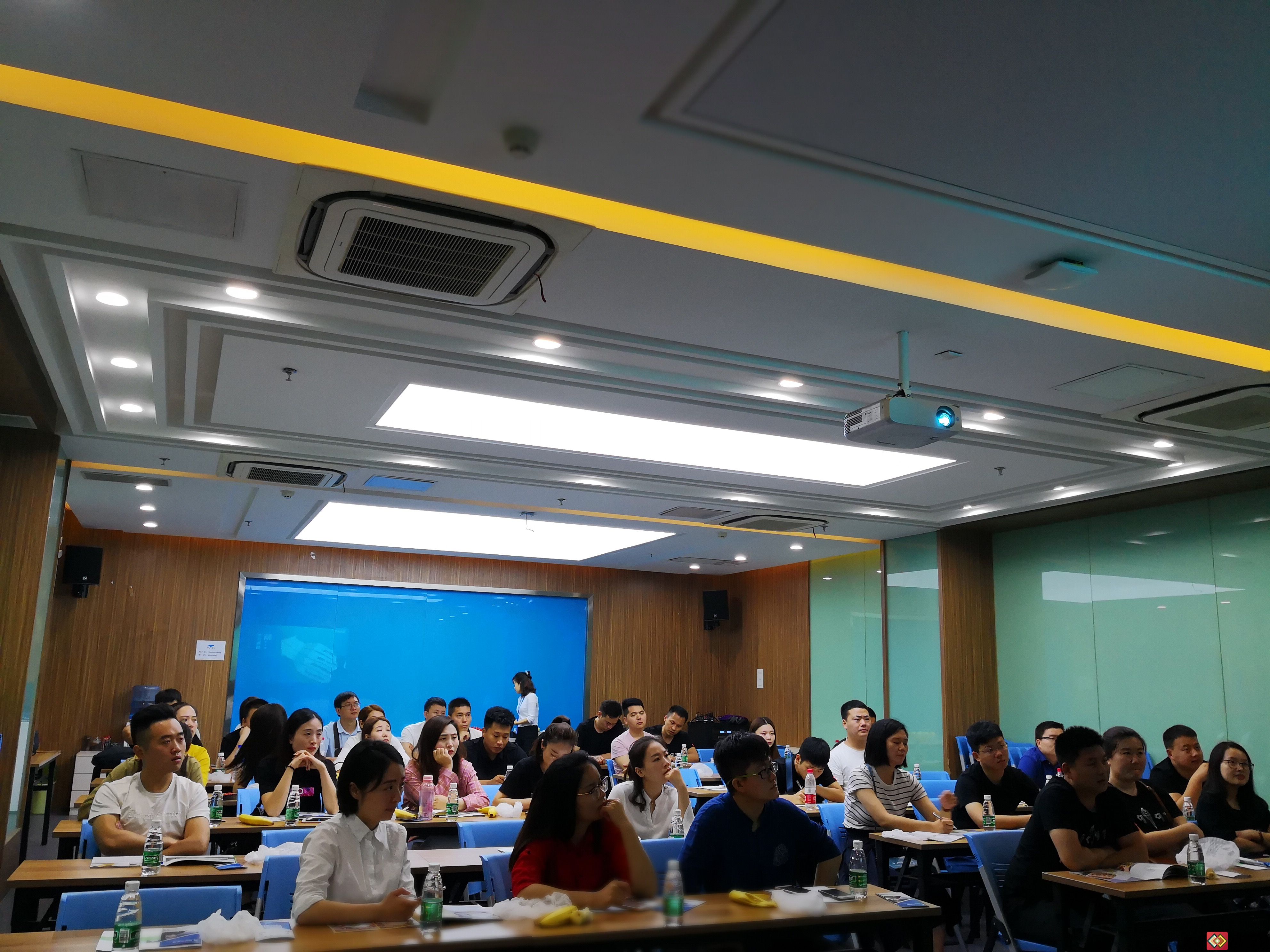 參觀海底撈研發(fā)中心